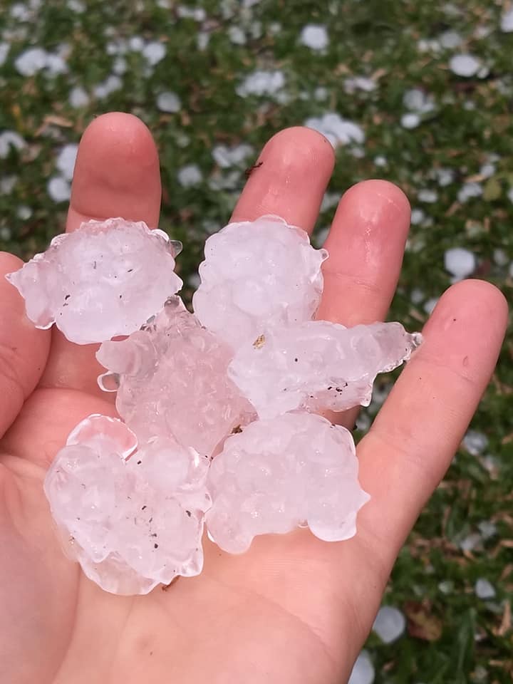 Temporal com queda de granizo é registrado em Antônio Olinto