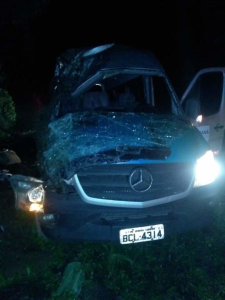 Atualizada; Acidente com van de General Carneiro deixa uma pessoa morta e vários feridos