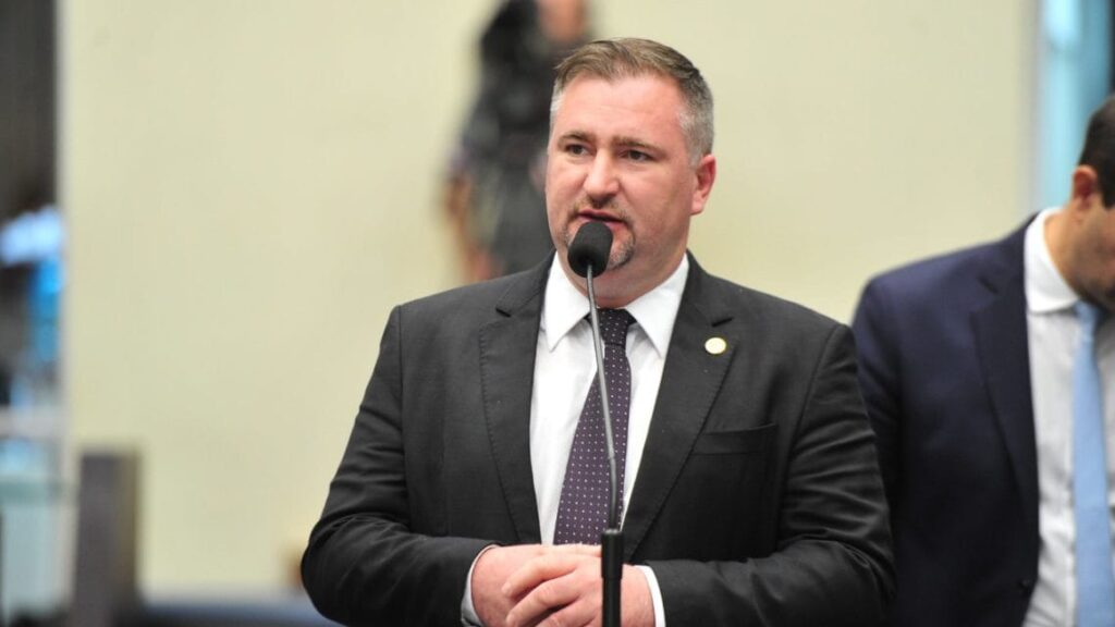 “Acordo fechado: R$ 559 milhões de royalties”, anuncia deputado Bacil sobre a SIX