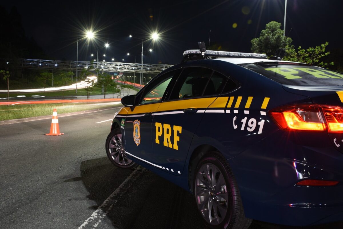 (São Mateus do Sul) Aniversariante foragido ‘ganha’ prisão de presente da PRF após abordagem