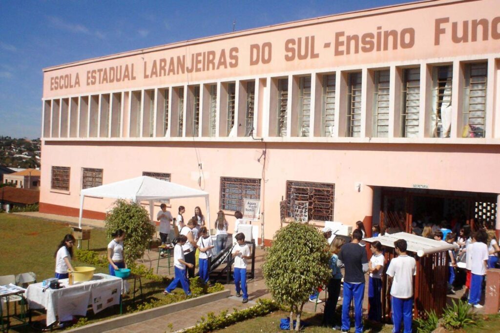 Educação prorroga mandatos de diretores de colégios estaduais