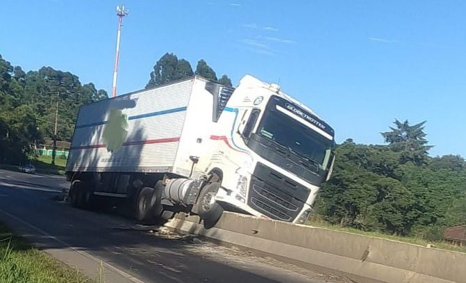 Após muita luta, a retirada da mureta no trevo de Paulo Frontin, na BR-476, foi garantida