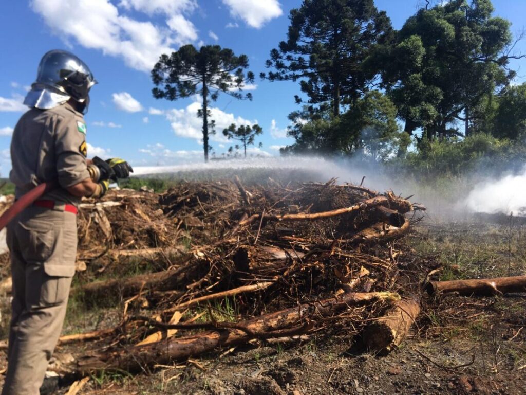 Possível incêndio criminoso em São Mateus do Sul