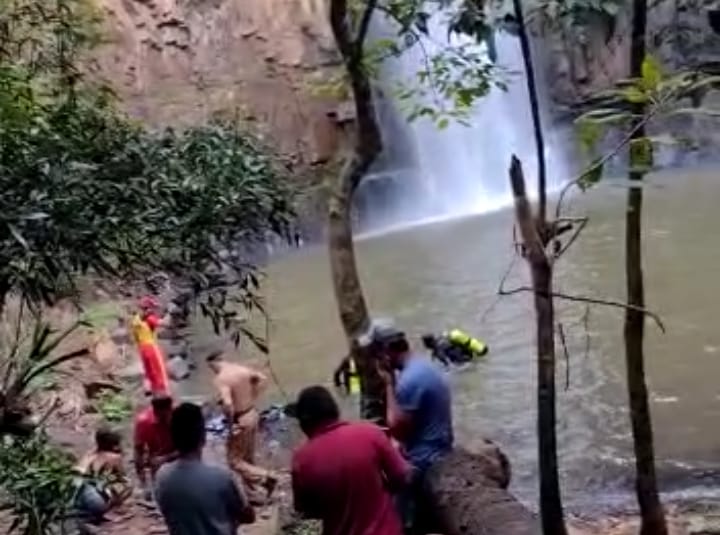 Casal de namorados morre afogado em cachoeira de Irati