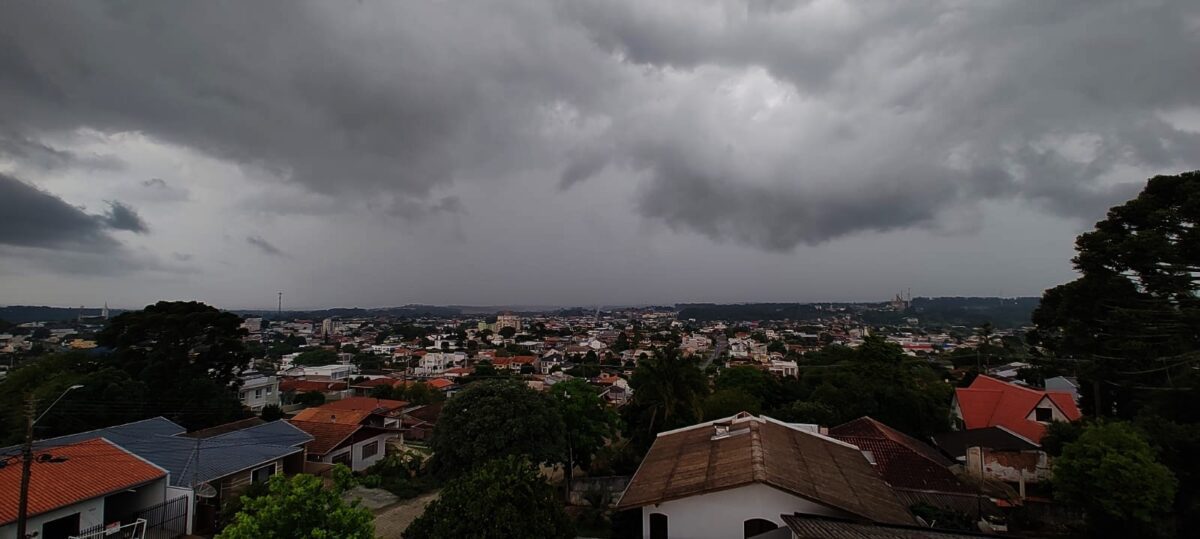 Inmet alerta para tempestades em mais de 100 municípios do PR, entre eles São Mateus do Sul