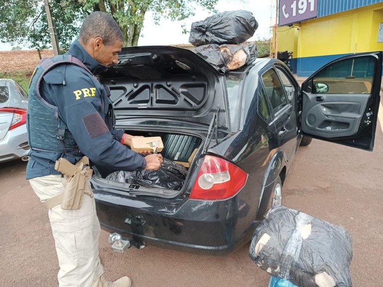 PRF apreende quase 100 quilos de maconha no PR