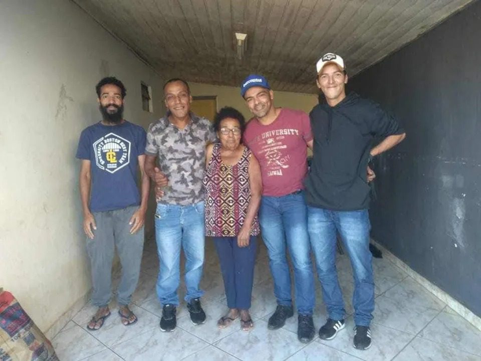 Mãe reencontra filhos após 42 anos no Paraná; eles foram doados quando ainda eram recém-nascidos