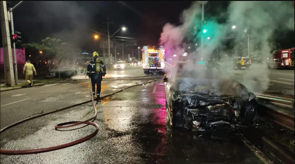 BMW envolvida em grave acidente em Curitiba estava a 181 km/h