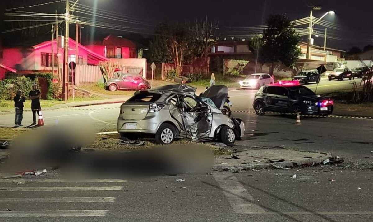 Vídeo: casal morre após acidente entre carro e moto em Araucária