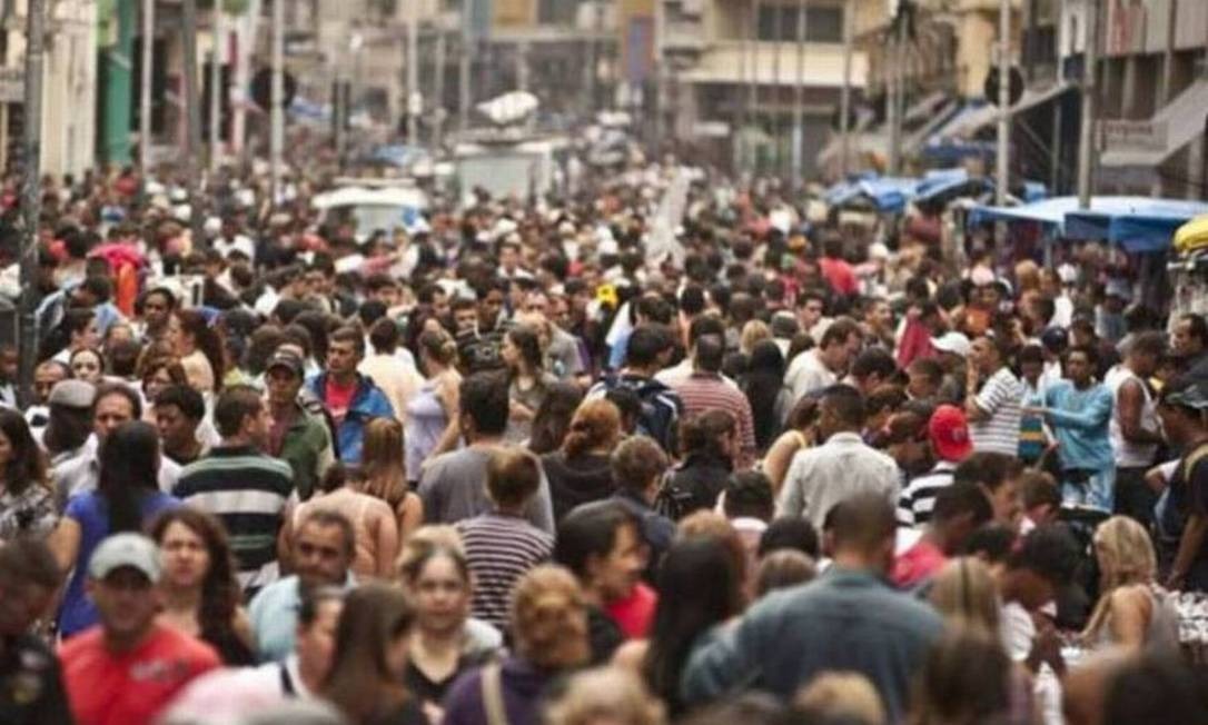 População brasileira começará a diminuir em 2042, diz IBGE