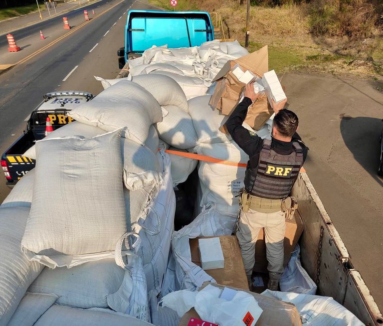 PRF localiza cerca de 4 mil celulares contrabandeados em Irati