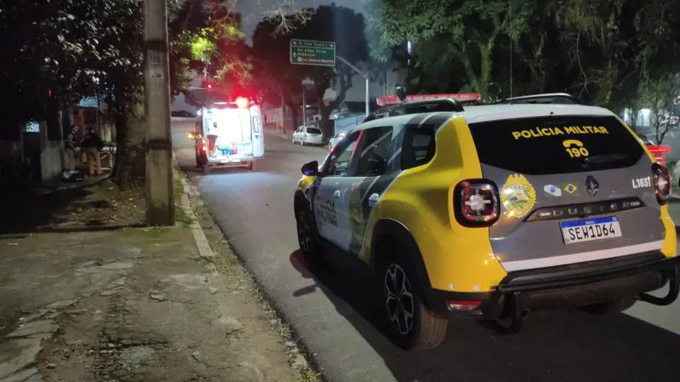 Filho agride o próprio pai com tijolada na cabeça e foge antes da chegada da polícia em Curitiba