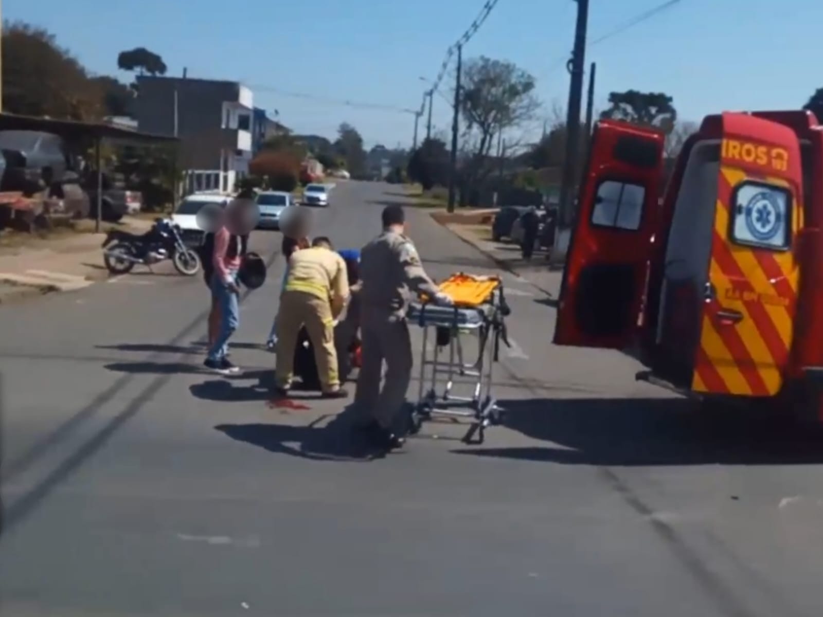 VÍDEO: motociclista fica ferido em colisão registrada em São Mateus do Sul