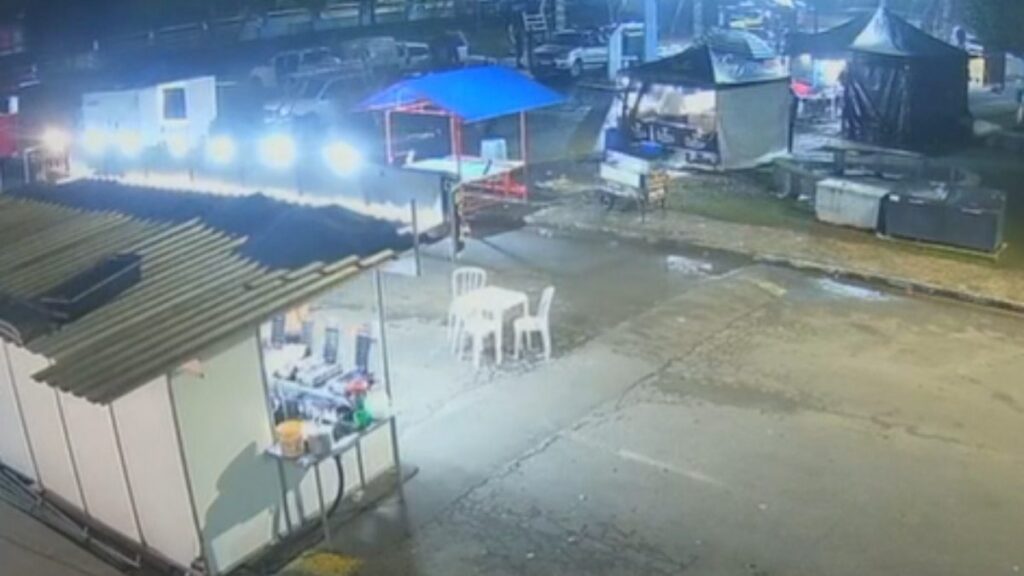 Homem que baleou duas pessoas em festa de aniversário de Rio Azul alega legítima defesa