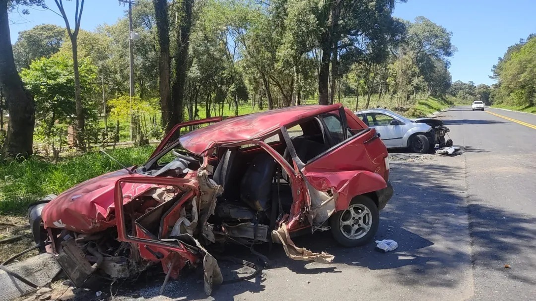 Motorista de 61 anos morre em grave colisão frontal na BR-280 em Três Barras