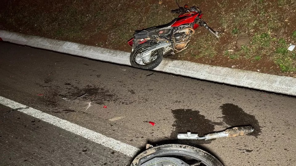 Motociclista morre ao bater de frente com carro na BR 277