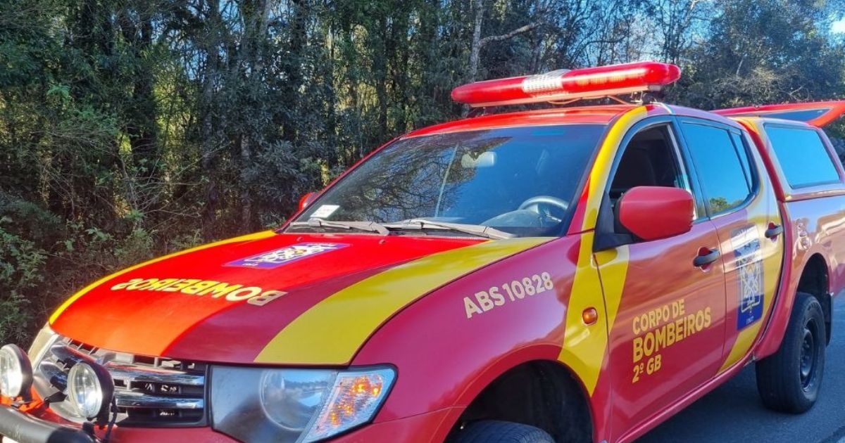 Acidente e incêndio: Corpo de Bombeiros de São Mateus do Sul atende ocorrências na BR-476