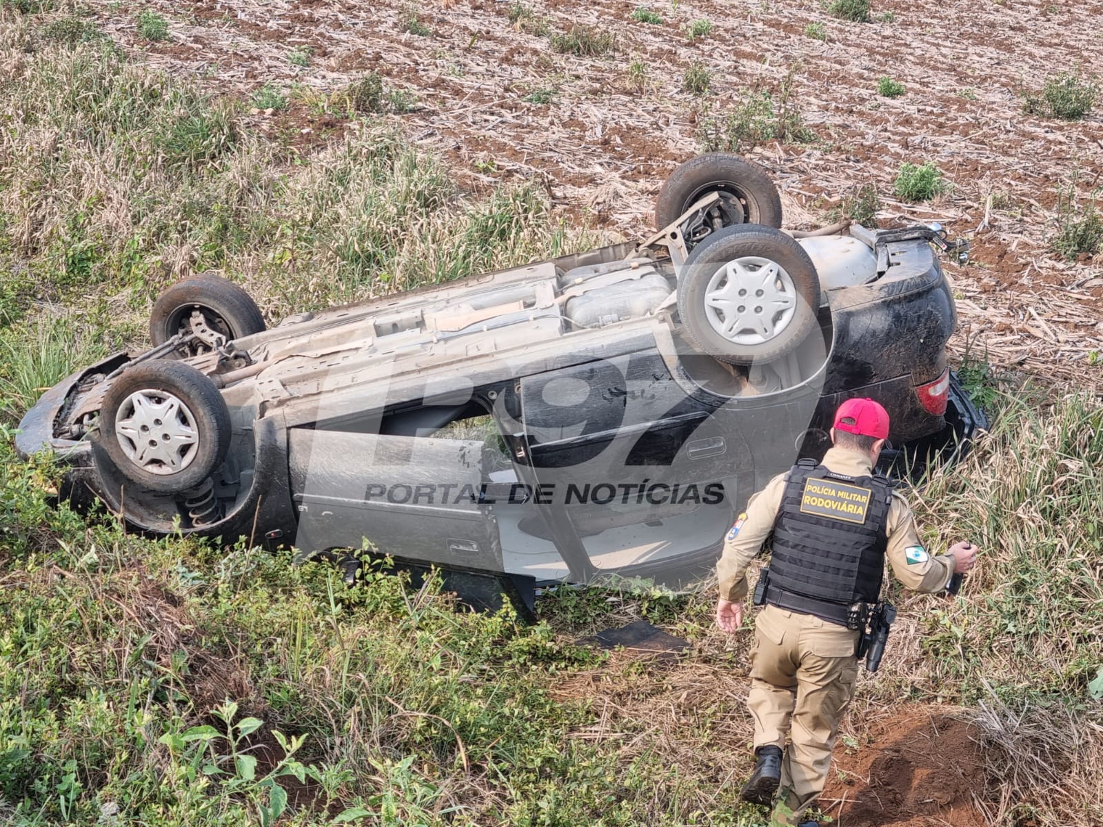 Capotamento com três vítimas é registrado na PR-151 em São Mateus do Sul