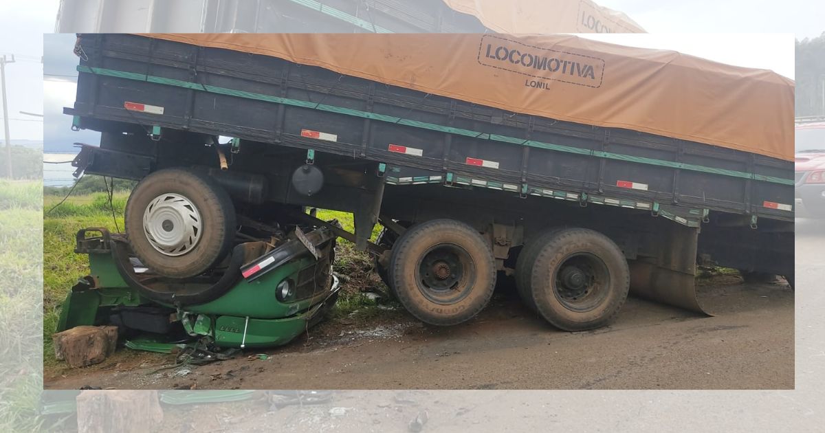 Chassi de caminhão quebra e cabine é “engolida” pela carroceria no Paraná