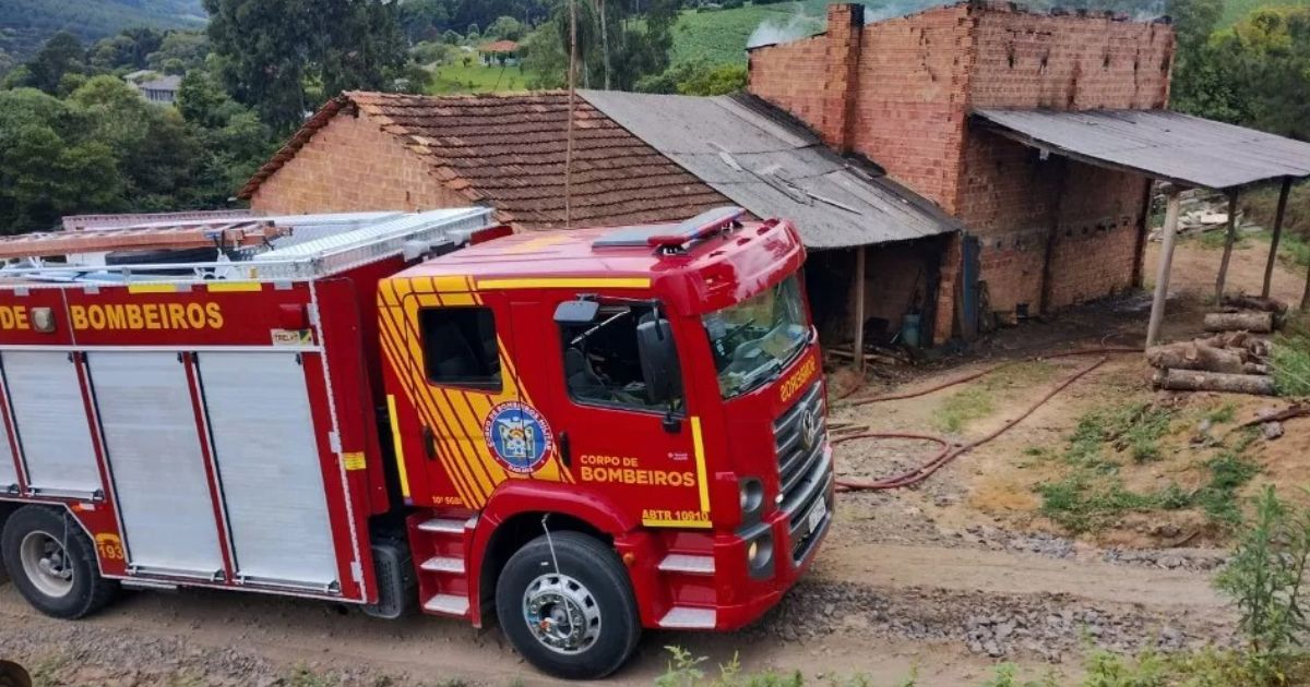 Incêndio destrói estufa de fumo no interior do Paraná