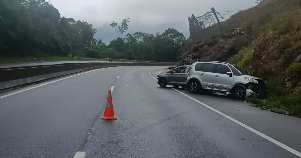 Motorista desce trocar pneu e morre atropelado na BR 376