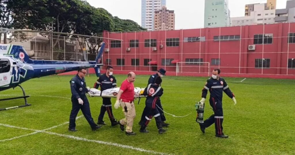 Homem fica em estado grave após ser atingido na cabeça por peça de caminhão