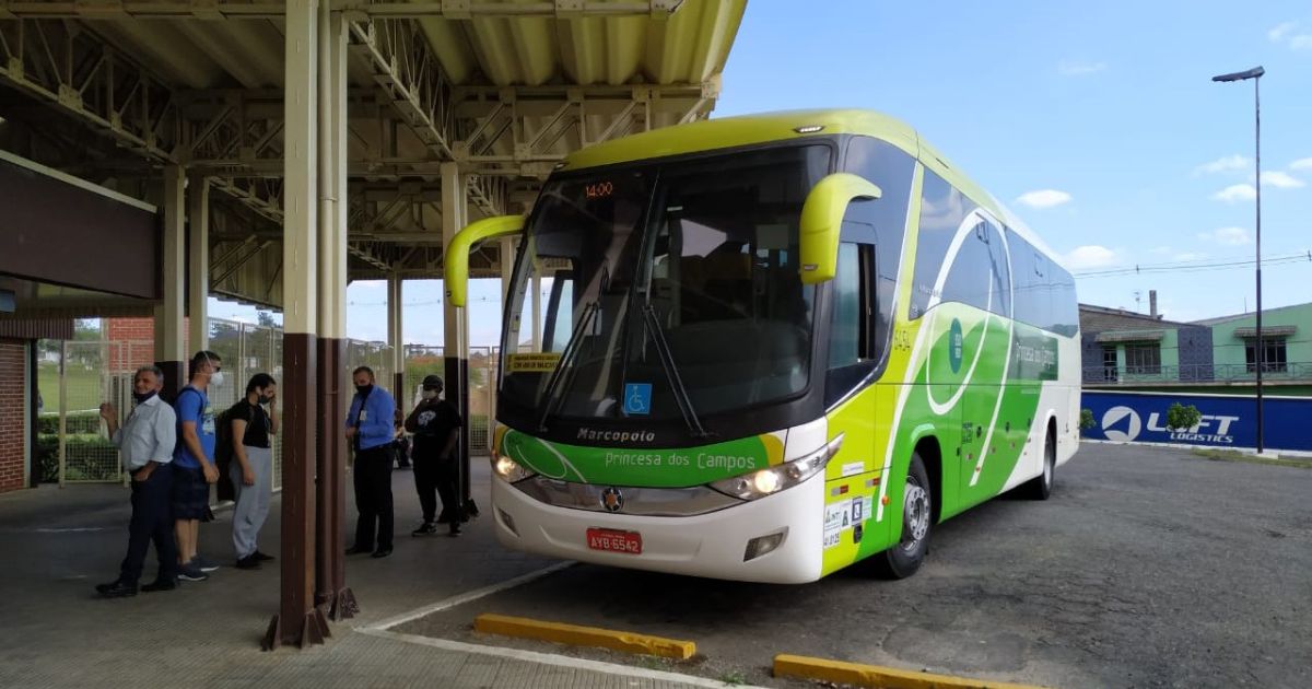 Governador sanciona lei da gratuidade de passagens para idosos nos ônibus intermunicipais no PR