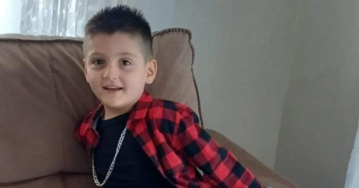 Menino de 5 anos morre afogado em lago, em Canoinhas