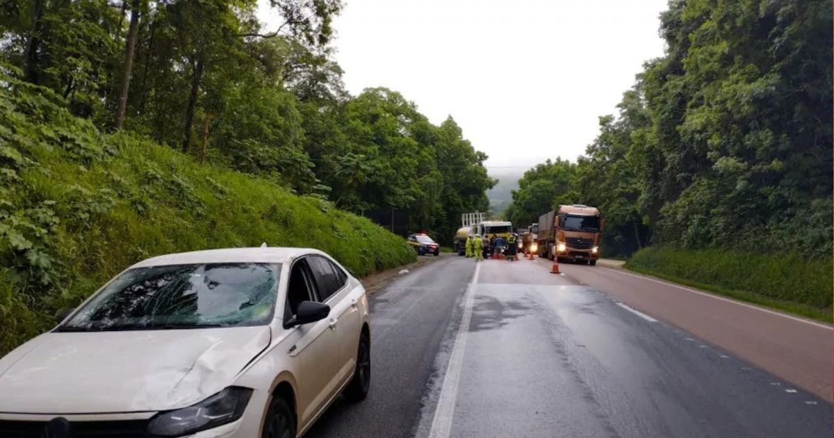 Mulher morre ao ser atropelada na BR-277 no Paraná