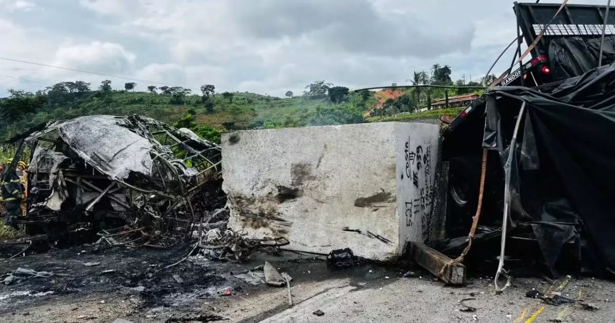 Número de mortes em acidente com ônibus de viagem na BR-116 sobe para 37, diz PRF