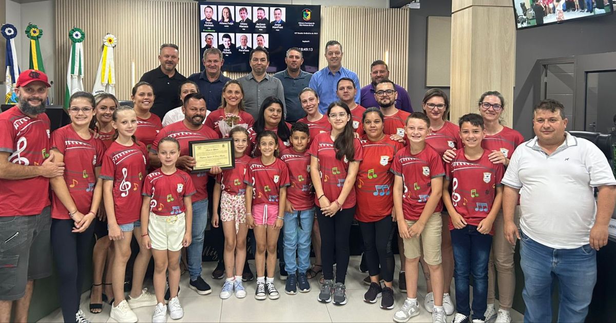 Câmara de São Mateus do Sul homenageia Fanfarra Infantil “A Dona Aranha” por conquista nacional