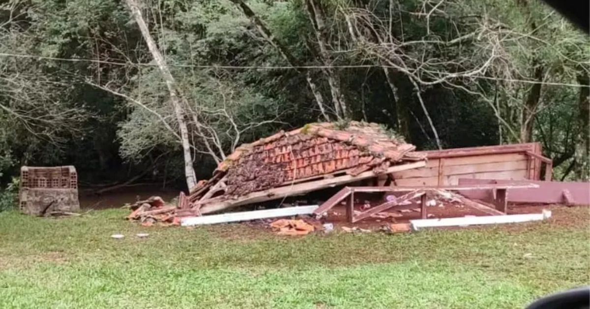 Bebê fica em estado grave em desabamento de quiosque no Paraná