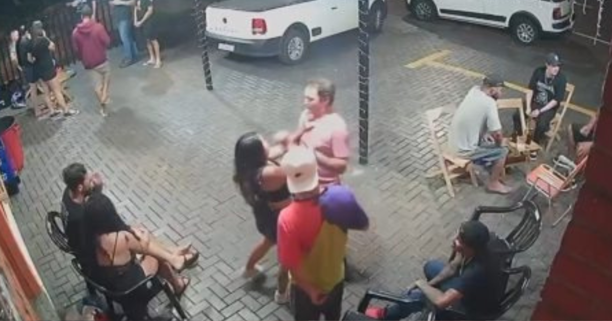 Vídeo: mulher mata homem com facada no peito no Paraná