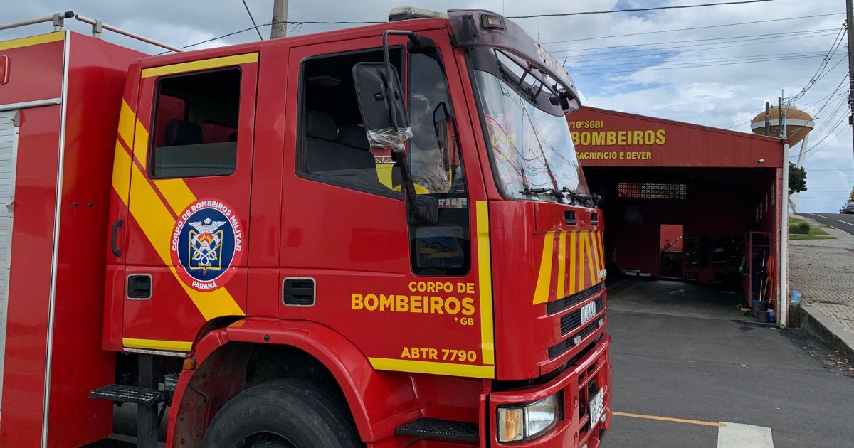 Incêndio atinge estufa de fumo e mobiliza Bombeiros em São Mateus do Sul