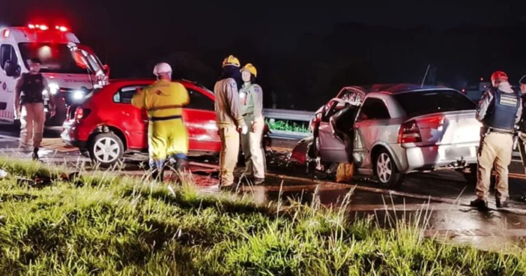 Homem briga com esposa, sai de casa e causa acidente com morte
