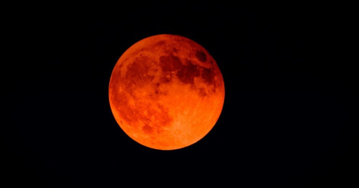 ‘Lua de Sangue’: Eclipse total da Lua acontece nesta sexta-feira; saiba como acompanhar