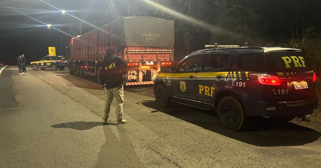PRF apreende carga milionária de contrabando que tinha como destino São Mateus do Sul