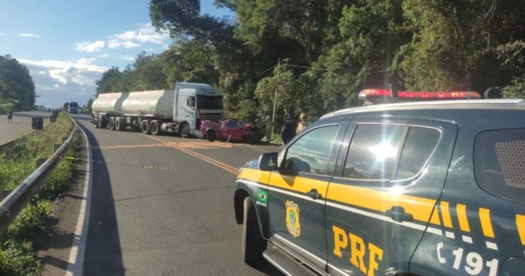Colisão frontal na BR-376, no Paraná, mata motorista e mobiliza resgate aéreo