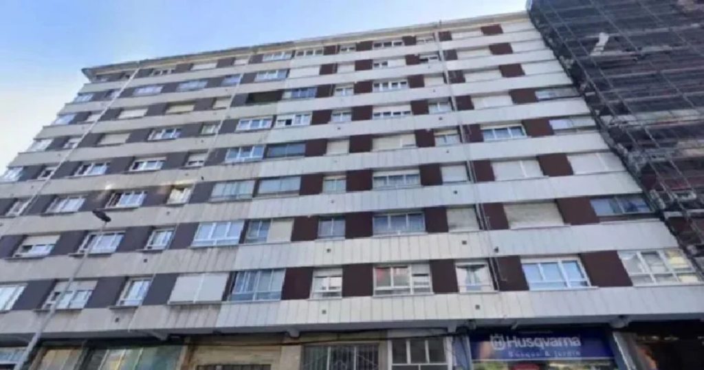 Mãe arremessa filha de janela de prédio e criança implora: “Não me jogue fora”