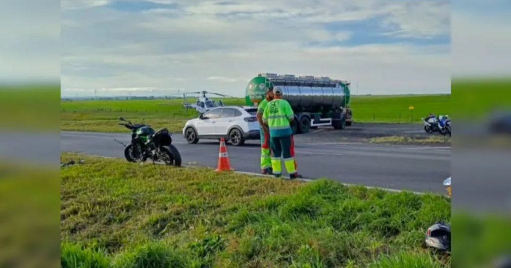 Duas pessoas ficam em estado grave em colisão entre carro e moto em Palmeira