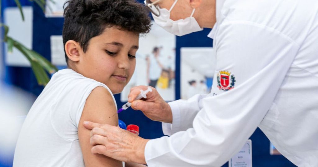 Vacinação começa na segunda nas escolas públicas e privadas; veja como vai funcionar