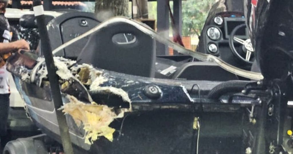 Filho desaparece e pai fica em estado grave após acidente em torneio de pesca no Paraná