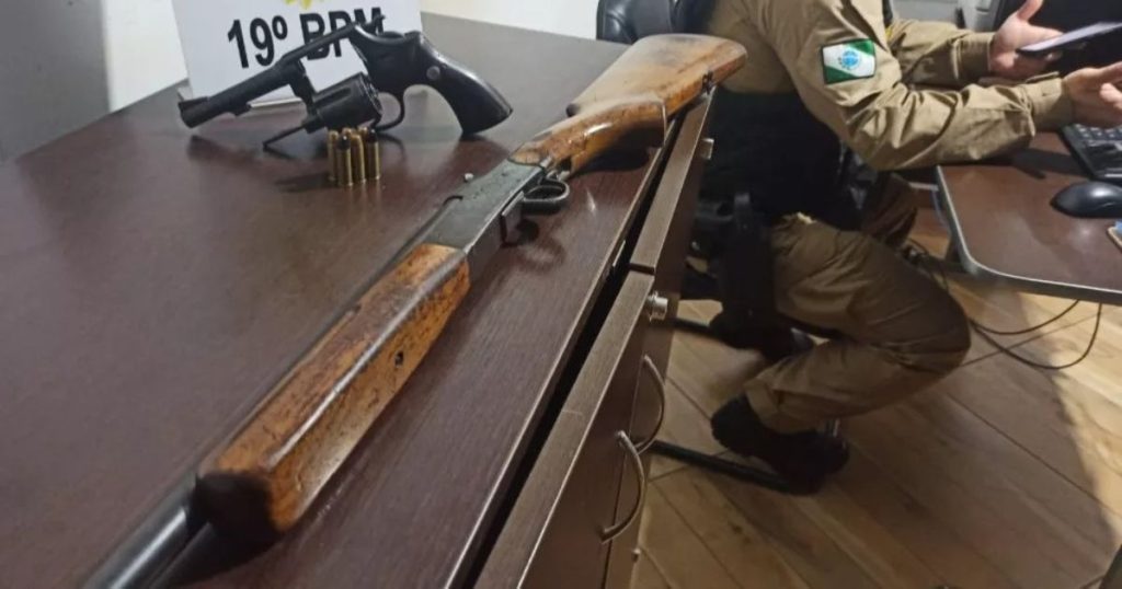 Irmãos são presos por posse irregular de armas de fogo no Paraná