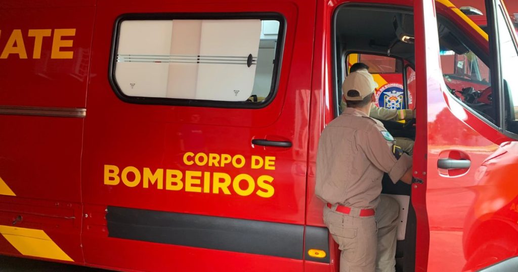 Homem bate carro em barranco e fica ferido em São Mateus do Sul
