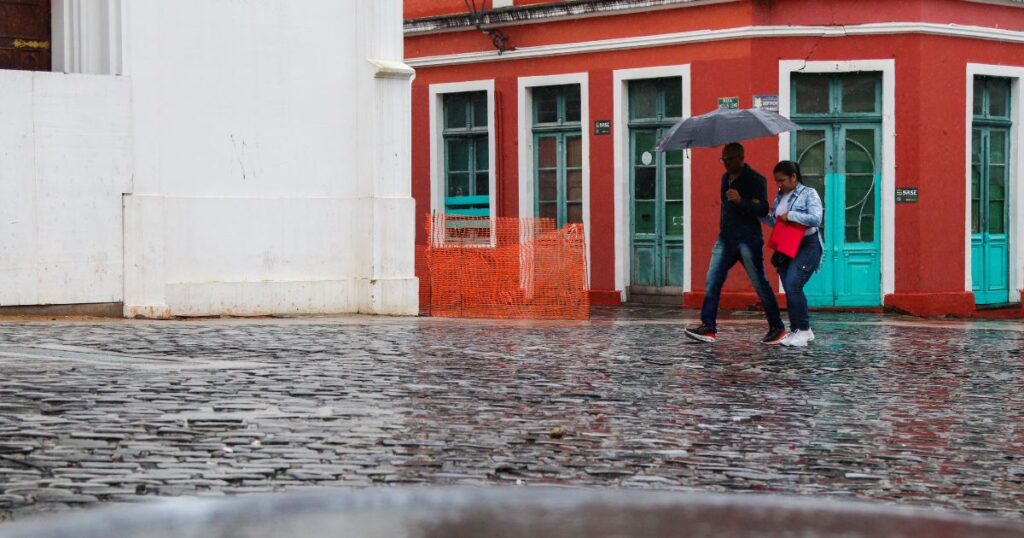 Abril começa chuvoso e traz temperaturas mais amenas ao Paraná, aponta Simepar
