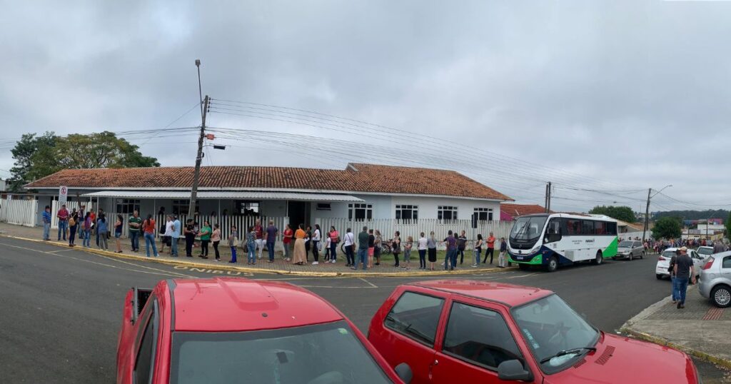 VÍDEO: moradores relatam horas de espera para garantir cotas de exames e consultas em São Mateus do Sul