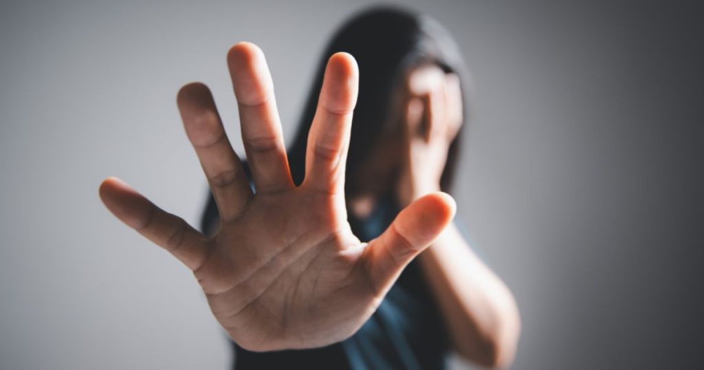 Homem é preso por agredir companheira grávida em Três Barras