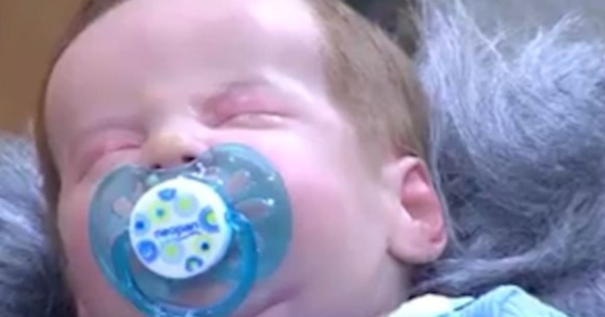 Projetos que impedem uso de bebês reborn para obter atendimentos prioritários no Paraná