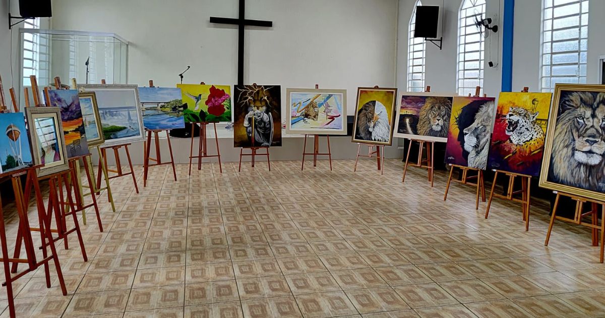 “Entre Cores e Sentimentos”: exposição de artista são-mateuense reúne histórias, cores e emoções