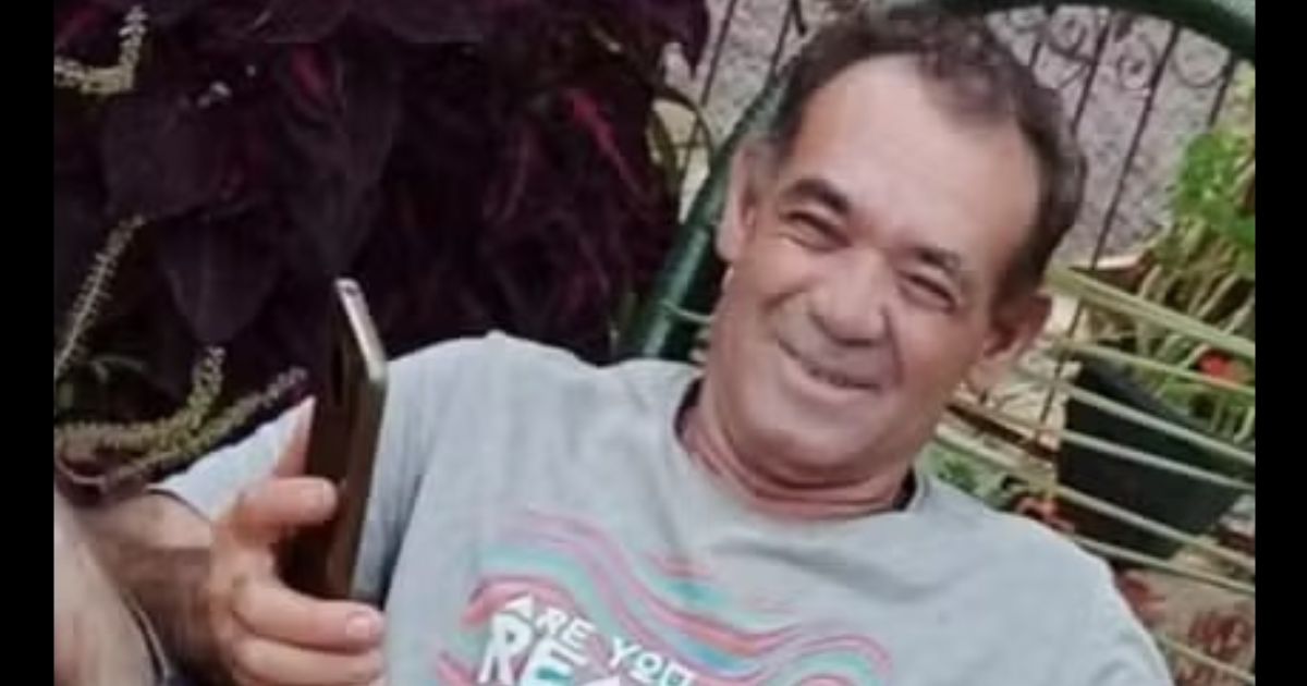 Pescador desaparece após embarcação afundar em rio no Paraná; bombeiros fazem buscas no local.